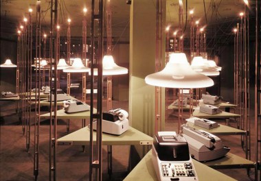 Bellflowers shaped like Venini chandeliers in the Paris Olivetti store in Paris designed by Franca Helg and Franco Albini