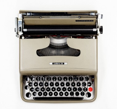 Olivetti typewriter Lettera 22