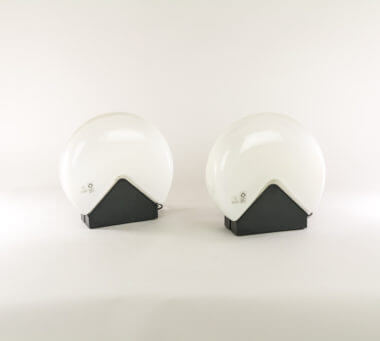 A pair of Leucos table lamps by Roberto Pamio