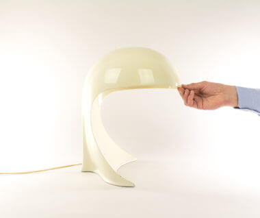 Dania table lamp by Dario Tognon for Artemide with an indication of the size