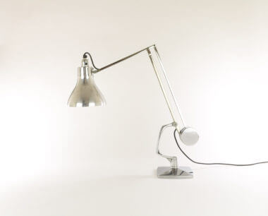 Art Deco desk lamp produced by Hadrill & Horstmann in its full glory