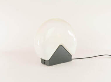 A glass table lamp by Roberto Pamio for Leucos