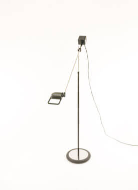 Maniglia floor lamp by De Pas, D'Urbino & Lomazzi for Stilnovo as seen from the front