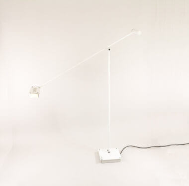 A white Samurai floor lamp by Sigheaki Asahara for Stilnovo in its full glory