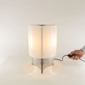 Palainco_Arteluce_Massimo_Vignelli_526_Table_Lamp-53