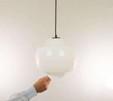 White Murano glass pendant by Alessandro Pianon for Venetian glassmaker Vistosi with an indication of the size