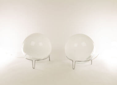 Two medium sized Globe table lamps by Angelo Mangiarotti for Skipper