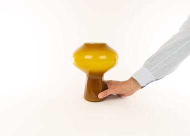 Hand-blown amber Fungo table lamp (medium) by Massimo Vignelli for Venini with an indication of the size