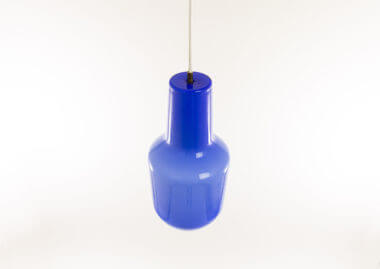 The top of a Blue pendant by Massimo Vignelli for Venini