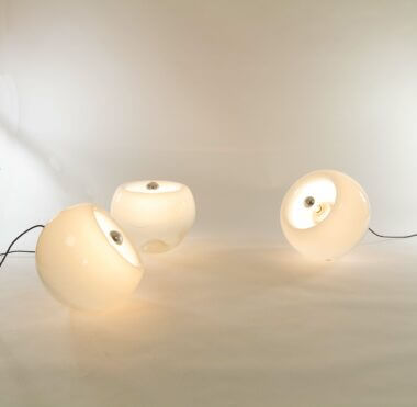 Set of 3 hand-blown Vacuna lamps by Eleonore Peduzzi-Riva for Artemide, switched on