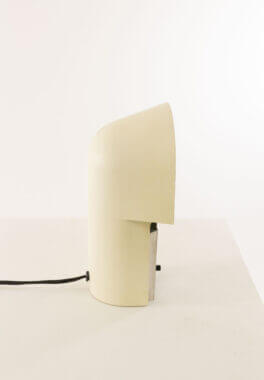 Cream Pala table lamp by Danilo and Corrado Aroldi for Luci, as seen from one side