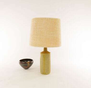 Sand or grain coloured Palshus table lamp Model DL/30 by Per and Annelise Linnemann-Schmidt with a reference for the size