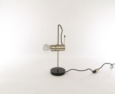 Table lamp 251 by Tito Agnoli for O-Luce a seen from one side