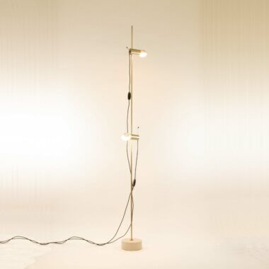 Agnoli floor lamp No 387 by Tito Agnoli for O-Luce, switched on