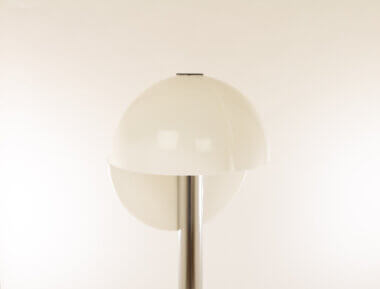 The top of a Spicchio floor lamp by Danilo and Corrado Aroldi for Stilnovo