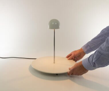 Table lamp Nemea by Vico Magistretti for Artemide with an indication of the size