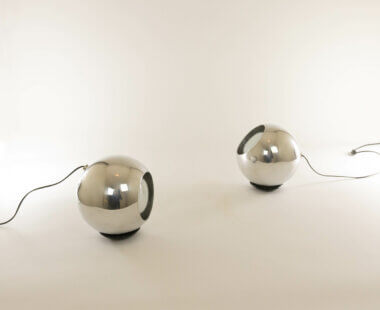 Pair of aluminium Model 586 table lamps by Gino Sarfatti for Arteluce