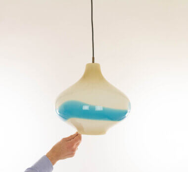 Cipolla hand-blown Murano glass pendant by Massimo Vignelli for Venini, with an indication of the size