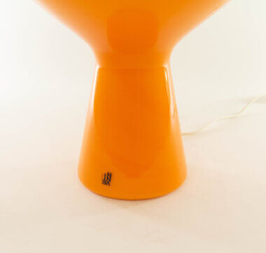 The logo of a Large hand-blown Fungo table lamp by Massimo Vignelli for Venini