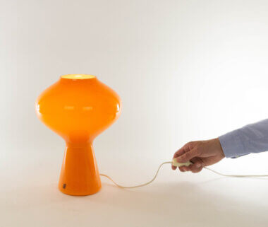 Large hand-blown Orange Fungo table lamp by Massimo Vignelli for Venini, with an indication of the size