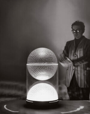 Globo Tissurato lamp by and with Ugo La Pietra at Galleria Cadario in Milan