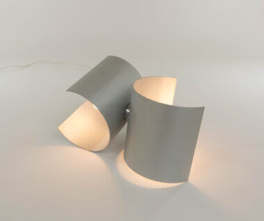 Table lamp by Nucleo Sormani, unexpected position of the lamp