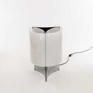Model 526 Table lamp by Massimo Vignelli for Arteluce