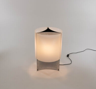 Model 526 Table lamp by Massimo Vignelli for Arteluce, as seen from below