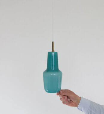 Turquoise pendant by Massimo Vignelli for Venini, with an indication of the size