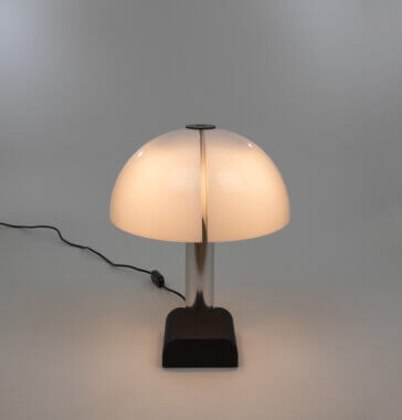 Table lamp Spicchio by Corrado and Danilo Aroldi for Stilnovo, as seen from the front