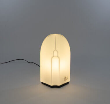 Tiki table lamp by Kazuhide Takahama for Leucos, as seen from the front