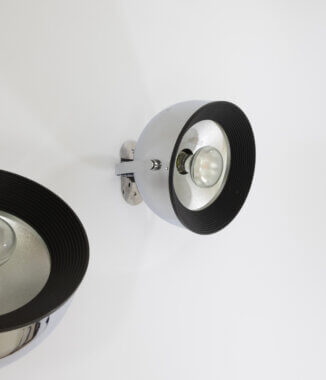 Wall lamp by Gae Aulenti & Livio Castiglioni for Stilnovo, with a small spot on the reflector