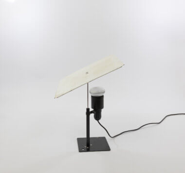 Beautiful Model 611/P table lamp by Gino Sarfatti for Arteluce