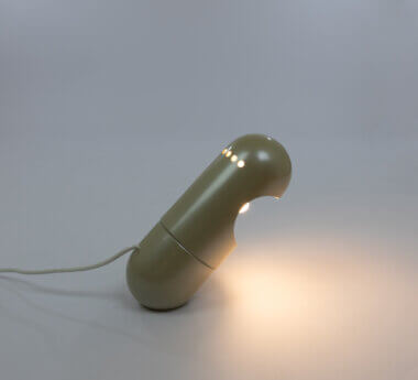 Model 537 table lamp by Gregotti, Meneghetti & Stoppino for Arteluce, switched on